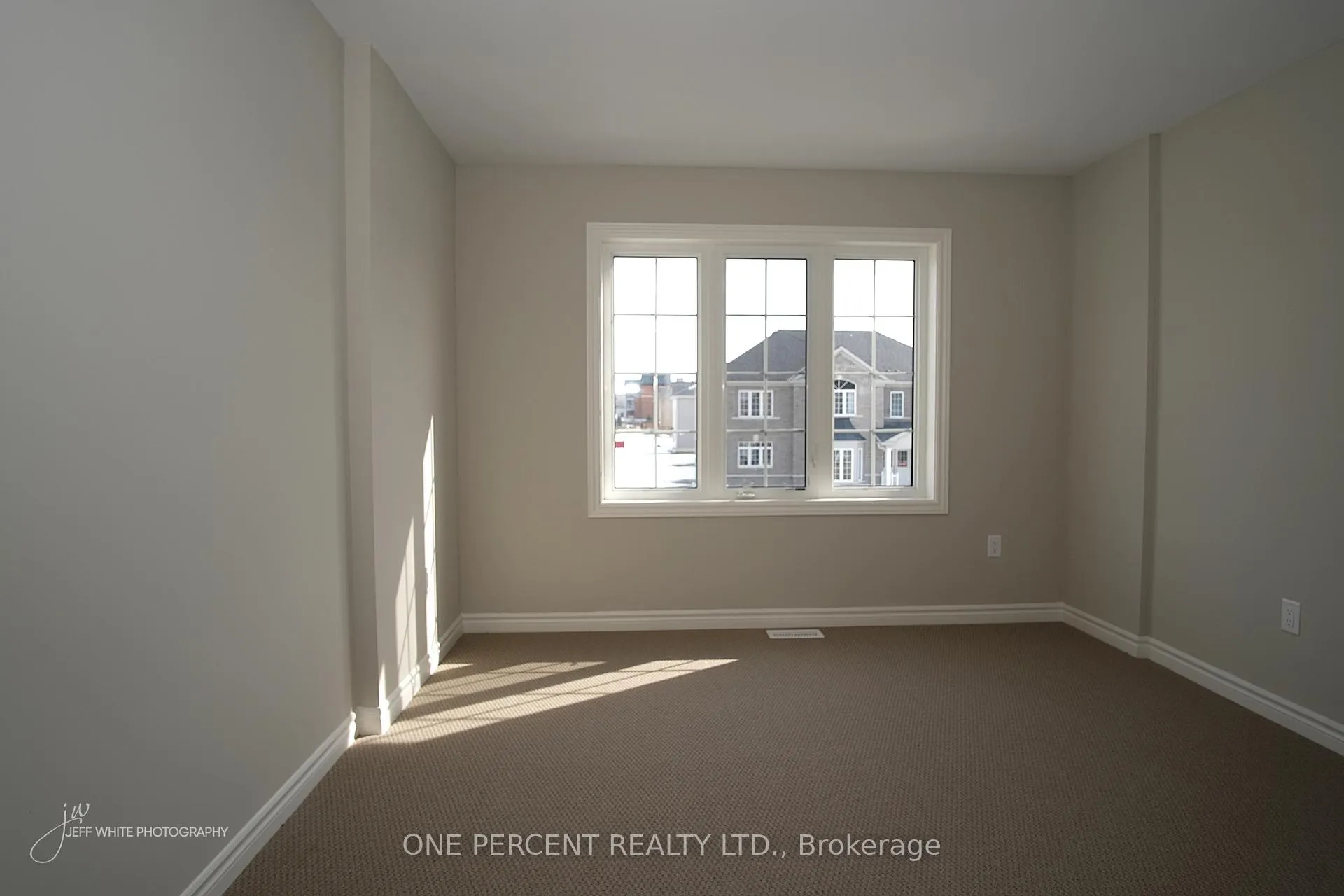 Photo 10 of 262 Springfiled Crescent, Clearview, Rural Clearview — HOMEH