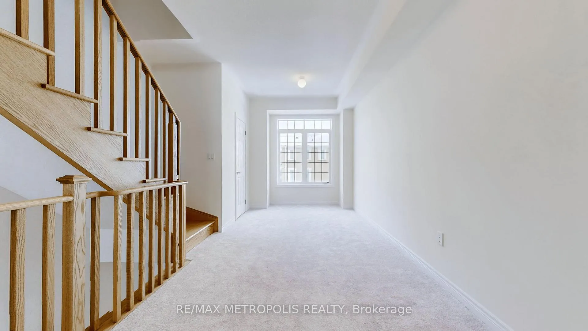 Photo 10 of 935 Crowsnest Hollow, Pickering, Rural Pickering — HOMEH