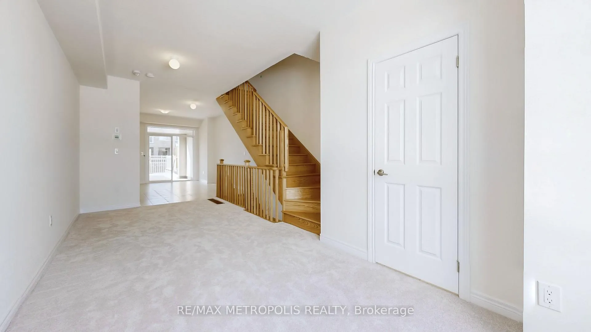 Photo 13 of 935 Crowsnest Hollow, Pickering, Rural Pickering — HOMEH