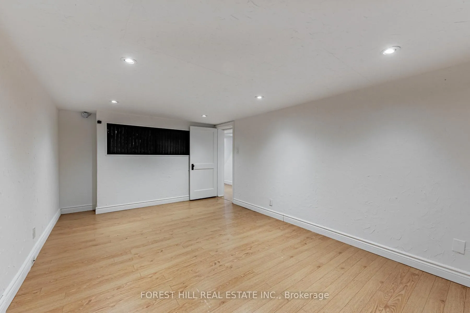 Photo 20 of 778 Eglinton Avenue E, Toronto, Leaside — HOMEH