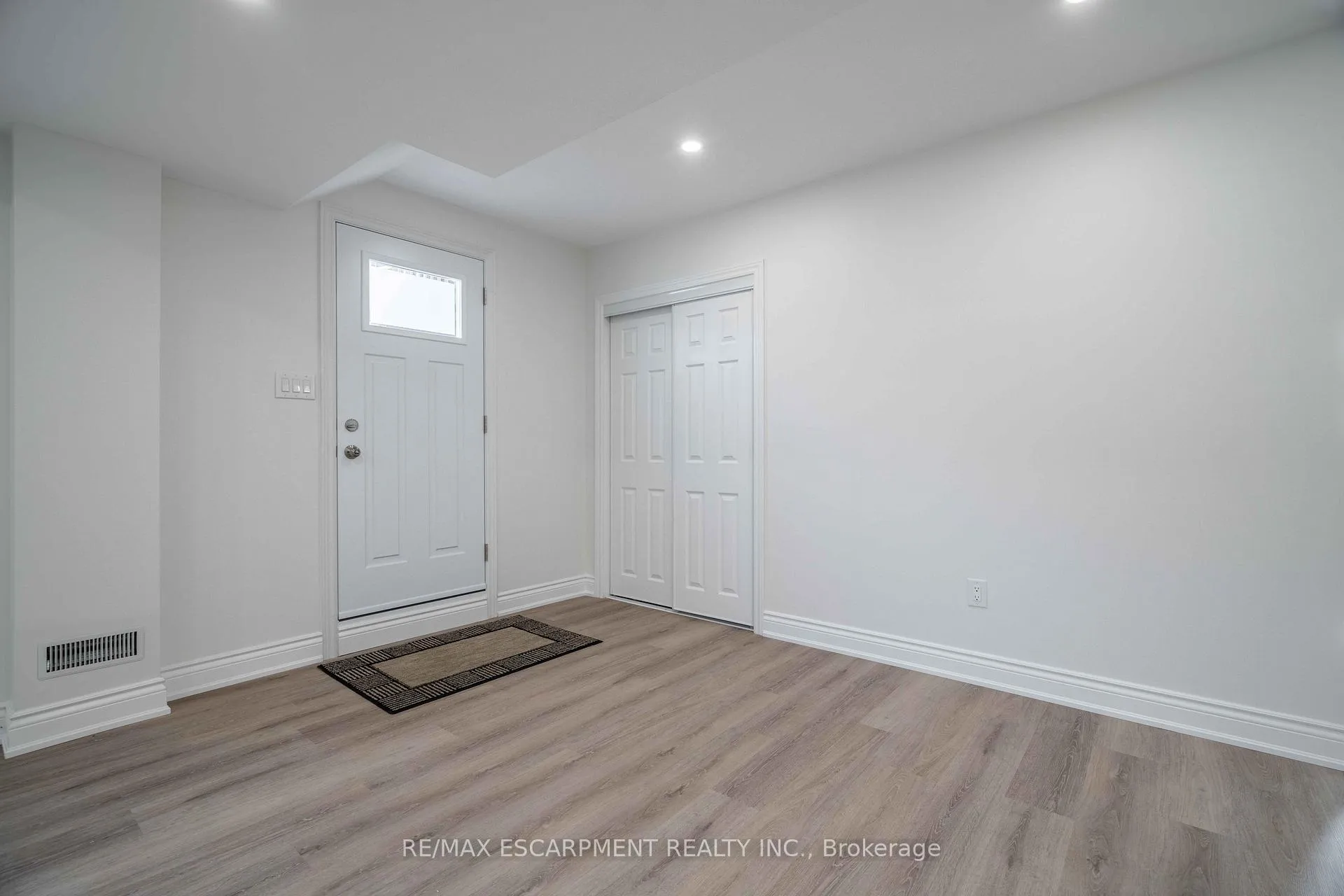Photo 8 of Unit 2, 102 Donnici Drive, Hamilton, Falkirk — HOMEH