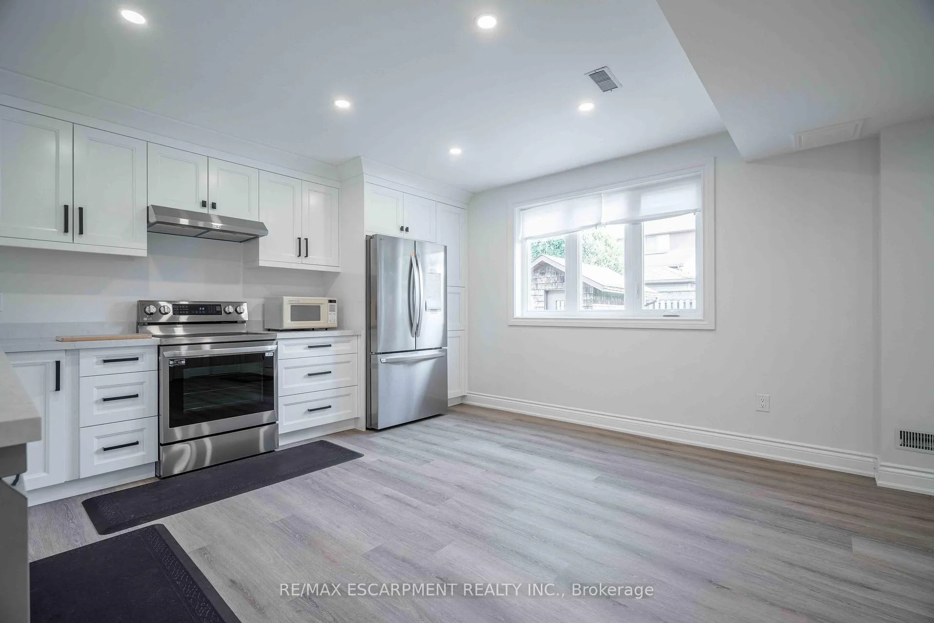 Photo 9 of Unit 2, 102 Donnici Drive, Hamilton, Falkirk — HOMEH