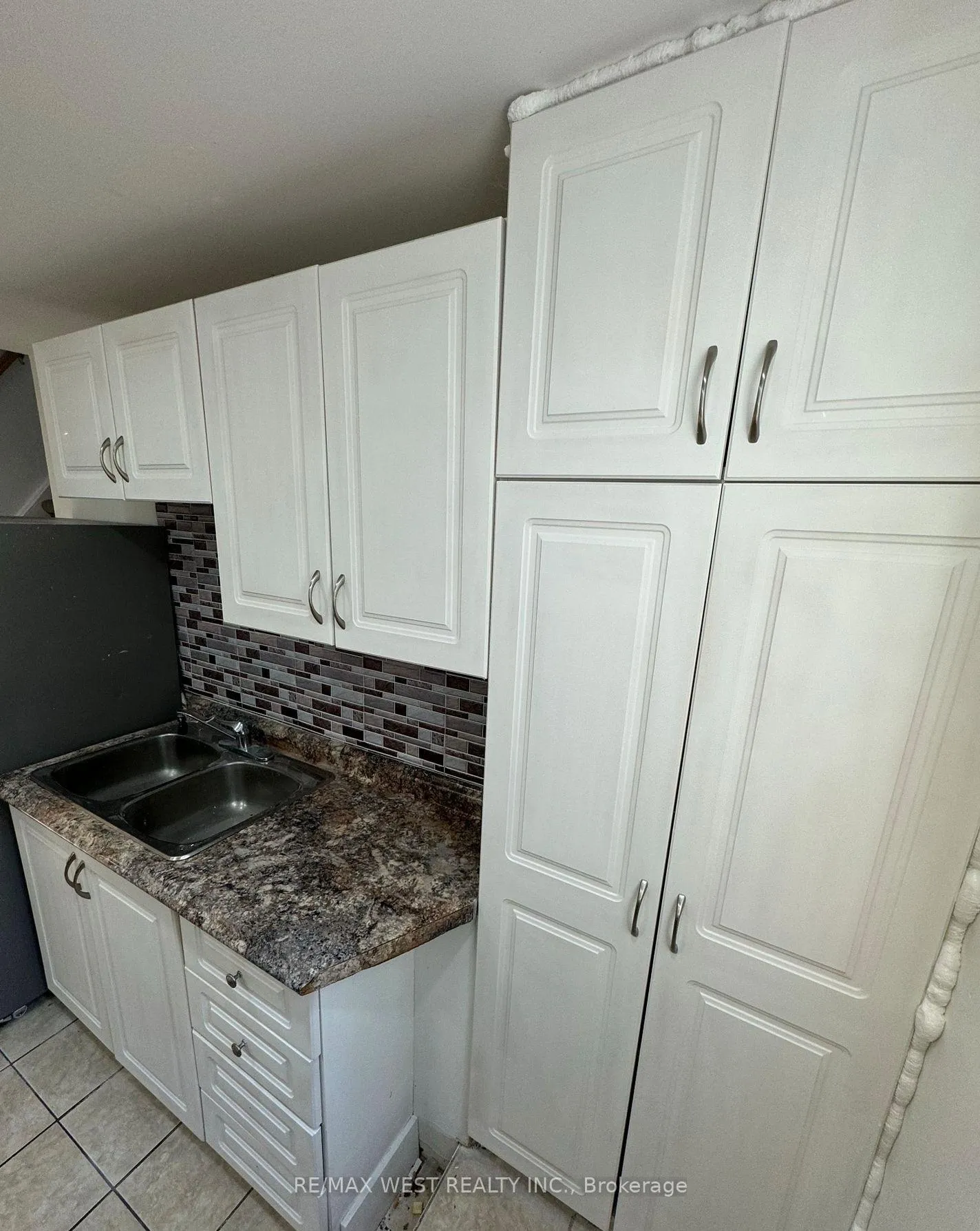 Photo 6 of 645 Townline Road N, Clarington, Rural Clarington — HOMEH