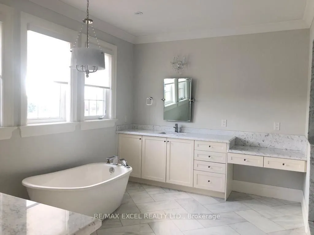 Photo 9 of 47 William Bartlett Drive, Markham, Berczy — HOMEH