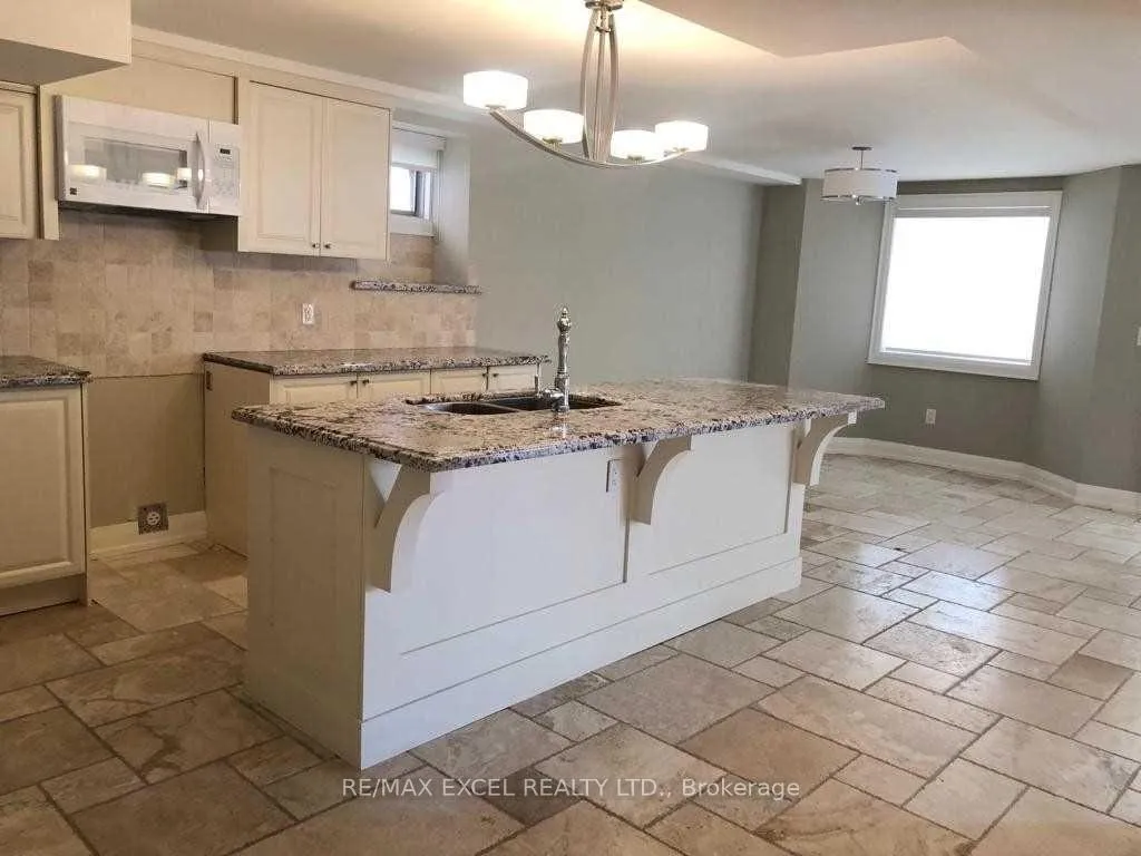 Photo 11 of 47 William Bartlett Drive, Markham, Berczy — HOMEH