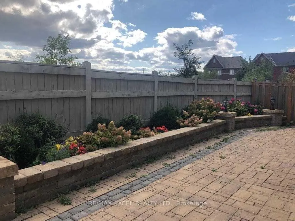 Photo 14 of 47 William Bartlett Drive, Markham, Berczy — HOMEH