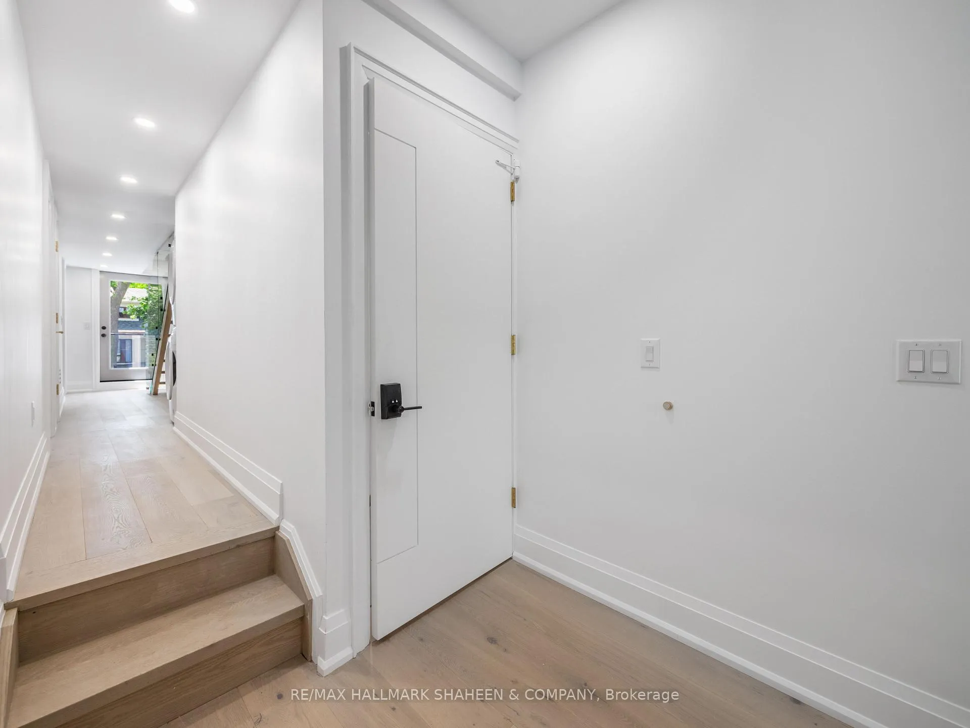 Photo 4 of Unit A, 357 Euclid Avenue, Toronto, Trinity-Bellwoods — HOMEH