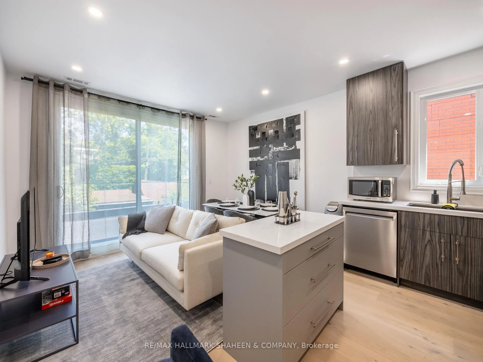 Photo 5 of Unit A, 357 Euclid Avenue, Toronto, Trinity-Bellwoods — HOMEH