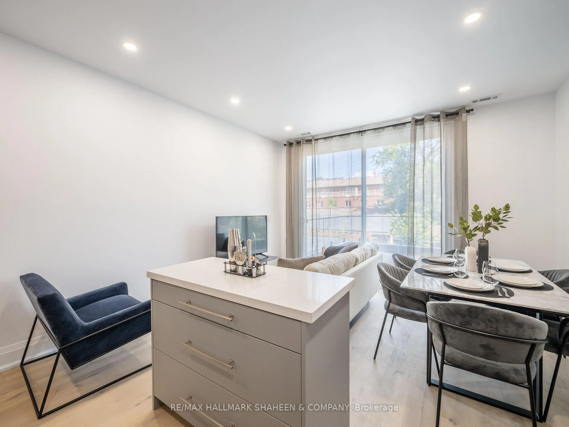 Photo 11 of Unit A, 357 Euclid Avenue, Toronto, Trinity-Bellwoods — HOMEH