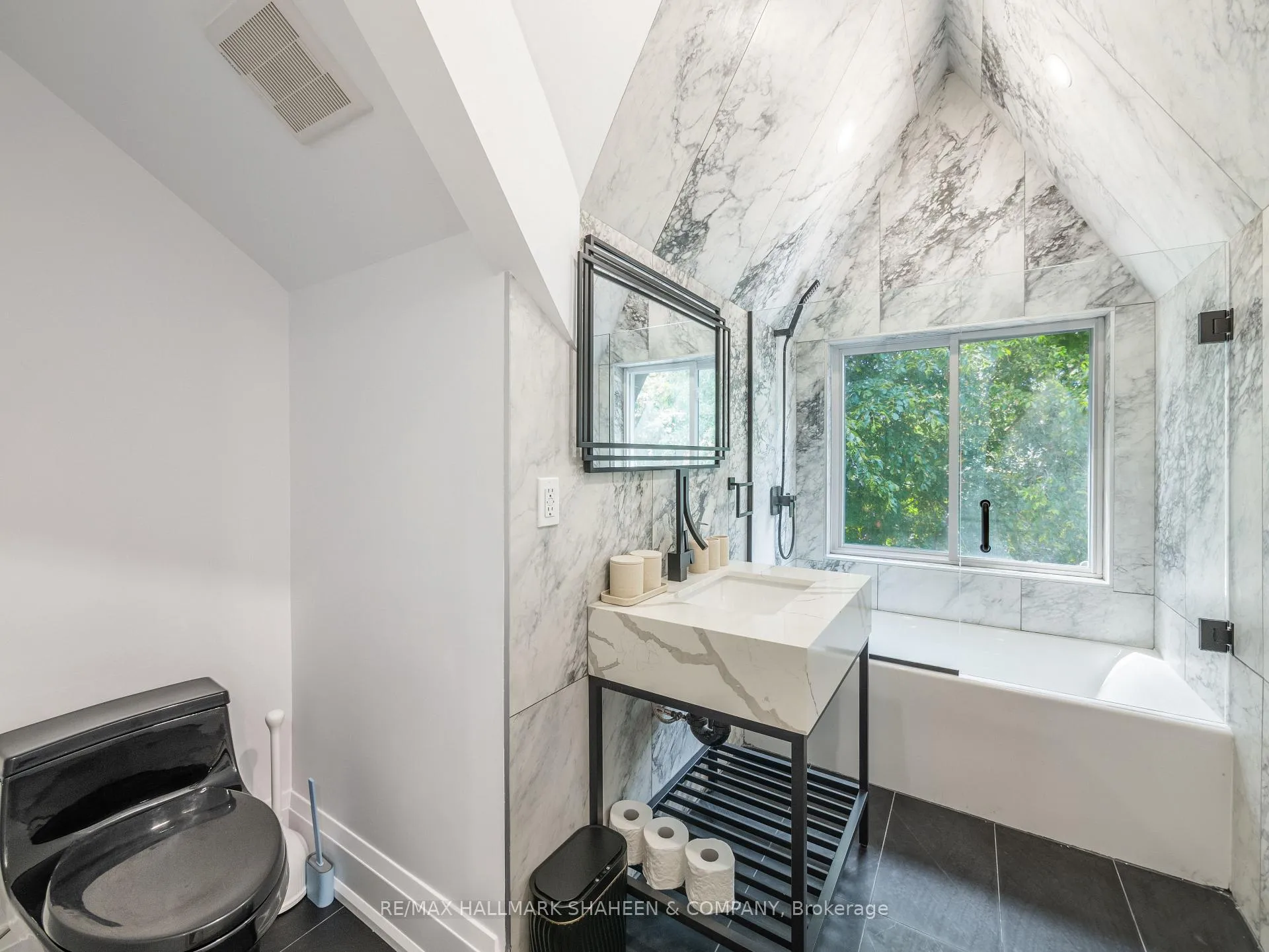 Photo 22 of Unit A, 357 Euclid Avenue, Toronto, Trinity-Bellwoods — HOMEH