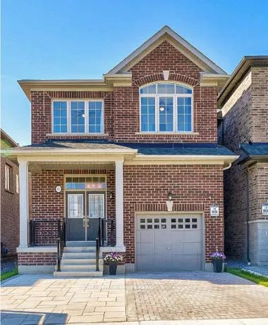 Front of 61 Mountainside Crescent