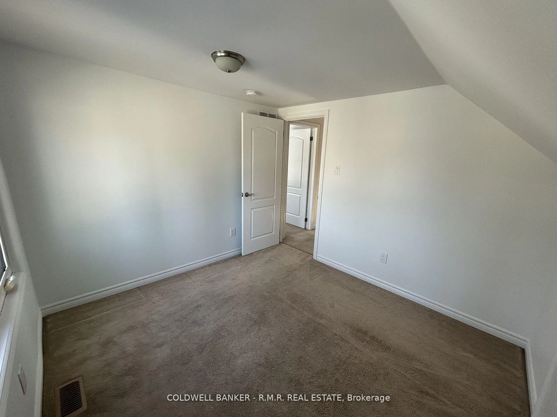Photo 4 of Unit 2, 303 Muriel Avenue, Oshawa, McLaughlin — HOMEH