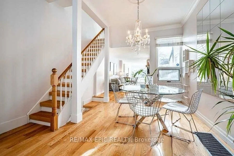 Photo 2 of 258 Lippincott Street, Toronto, University — HOMEH