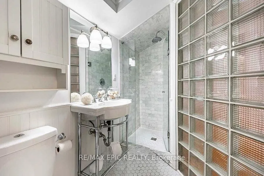 Photo 7 of 258 Lippincott Street, Toronto, University — HOMEH