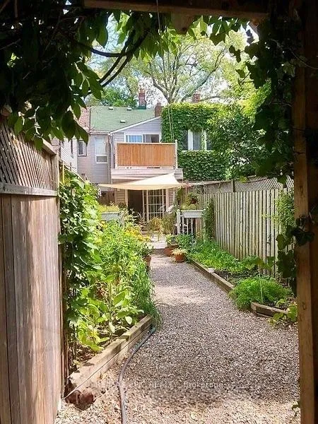 Photo 15 of 258 Lippincott Street, Toronto, University — HOMEH