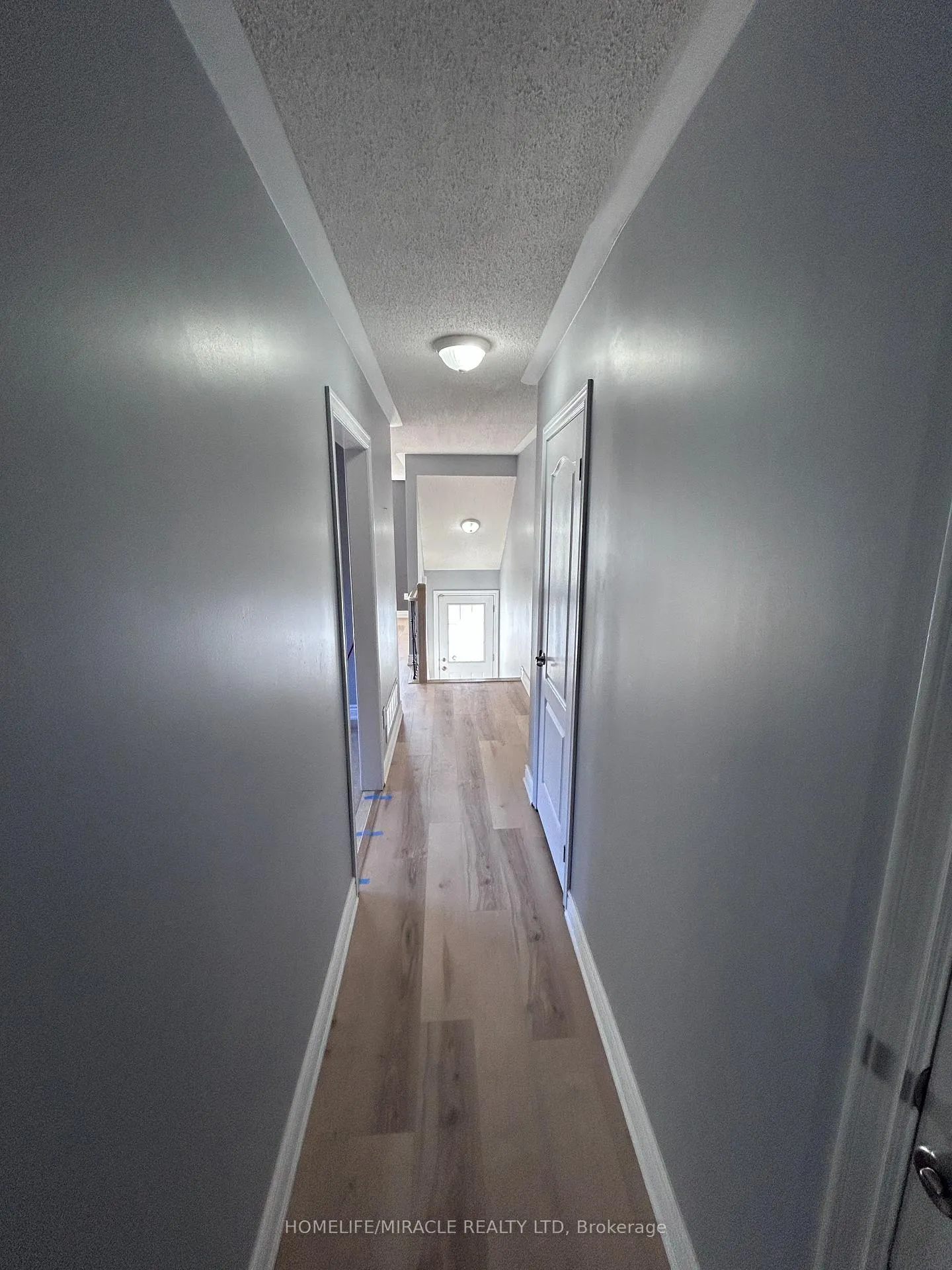Photo 5 of 584 Falconridge Drive, Oshawa, Samac — HOMEH
