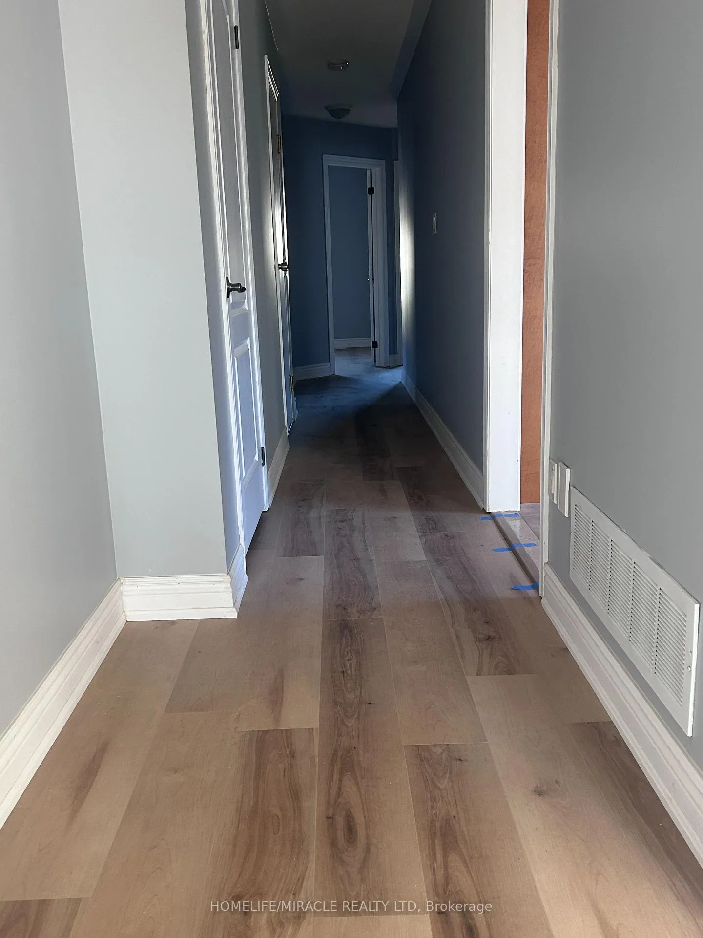 Photo 7 of 584 Falconridge Drive, Oshawa, Samac — HOMEH
