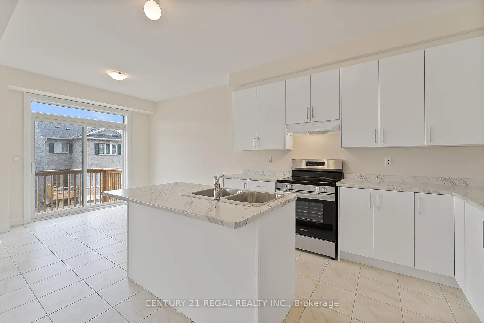 Photo 2 of 53 North Garden Boulevard, Scugog, Port Perry — HOMEH