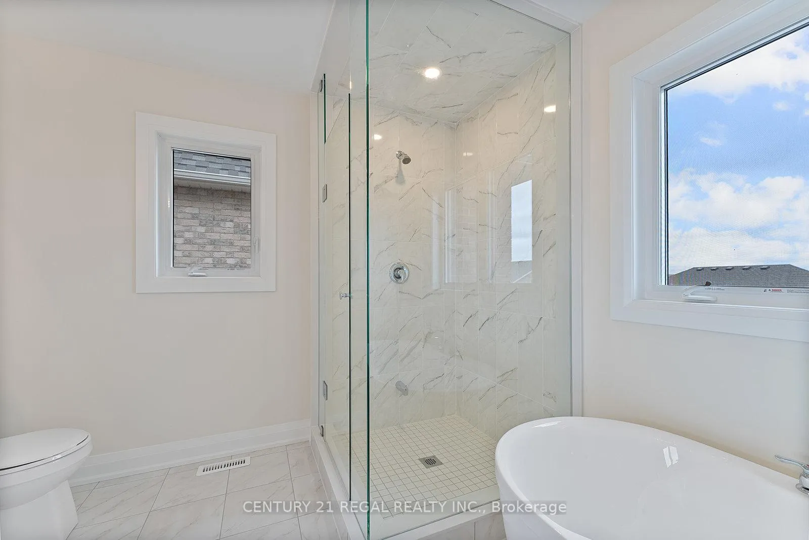 Photo 9 of 53 North Garden Boulevard, Scugog, Port Perry — HOMEH