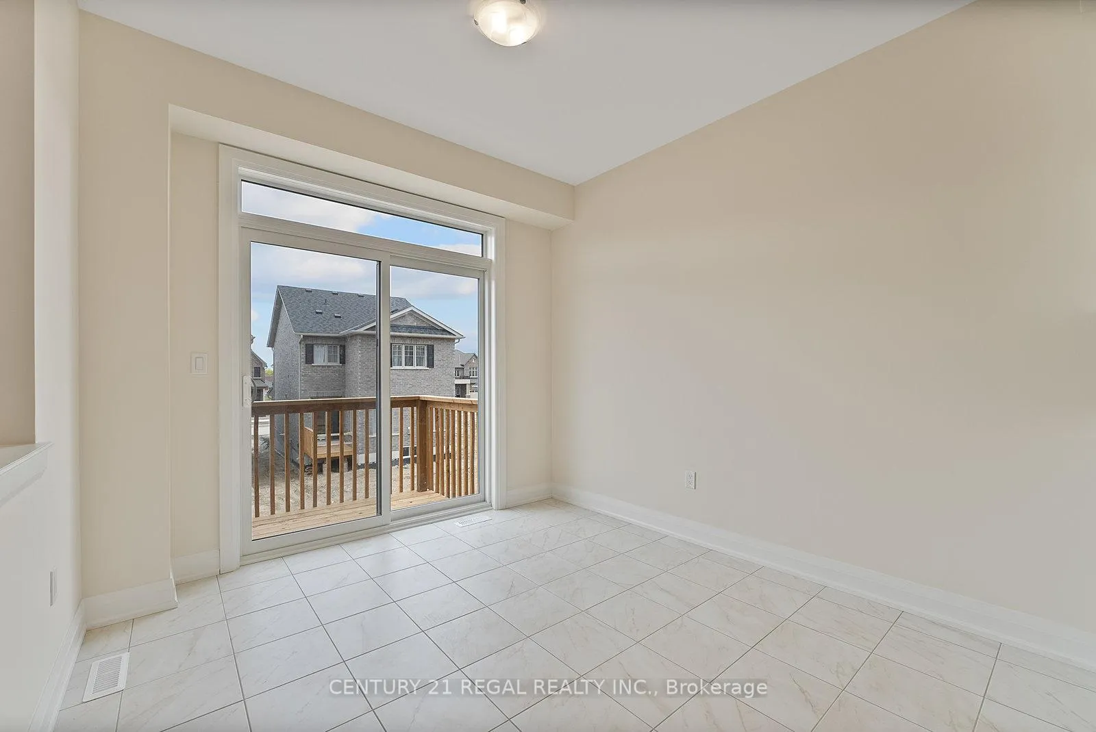 Photo 22 of 53 North Garden Boulevard, Scugog, Port Perry — HOMEH