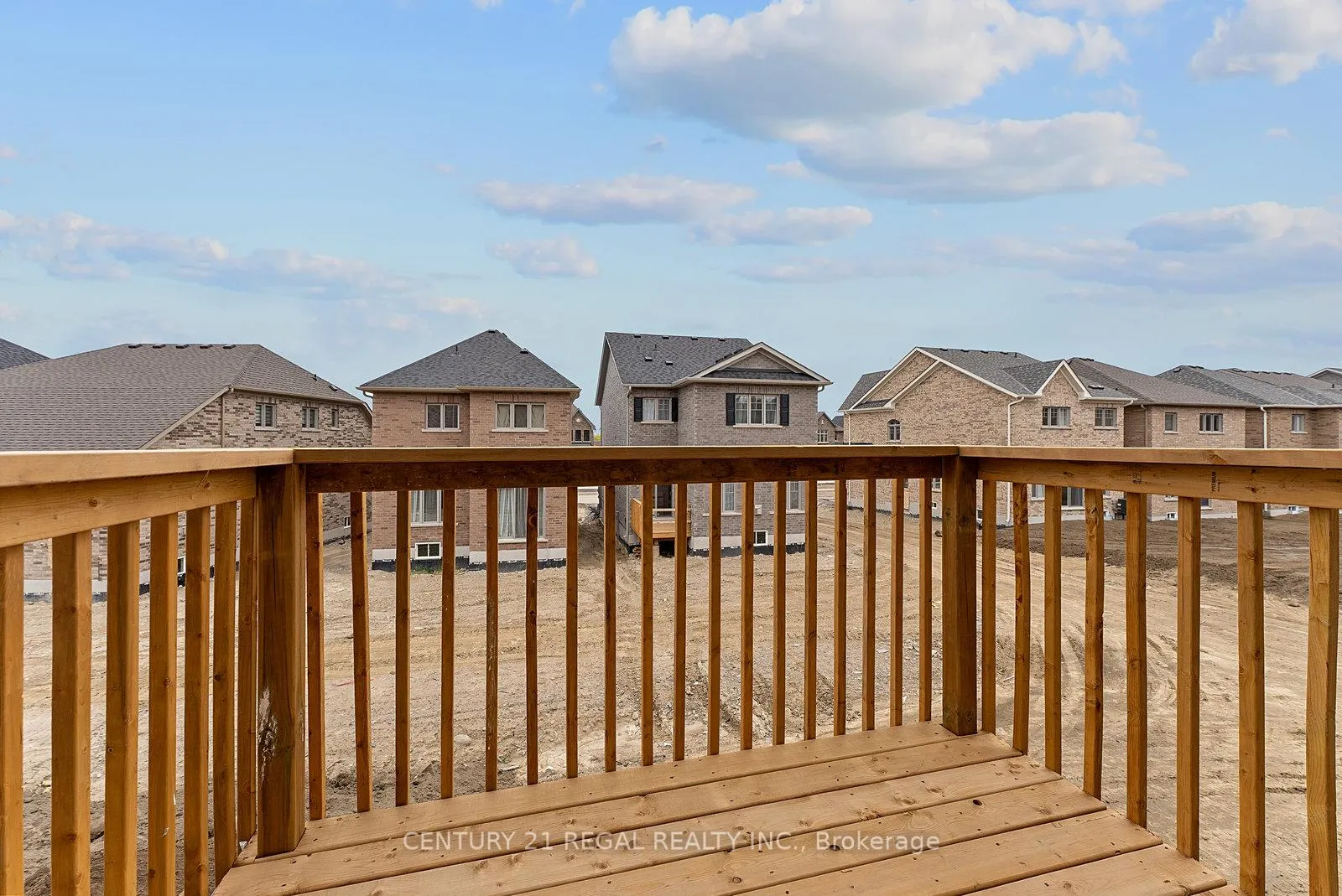 Photo 25 of 53 North Garden Boulevard, Scugog, Port Perry — HOMEH