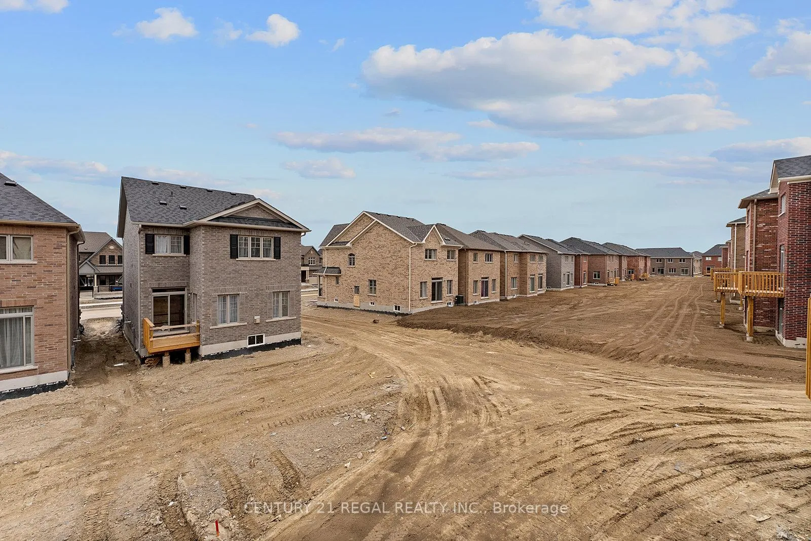 Photo 27 of 53 North Garden Boulevard, Scugog, Port Perry — HOMEH
