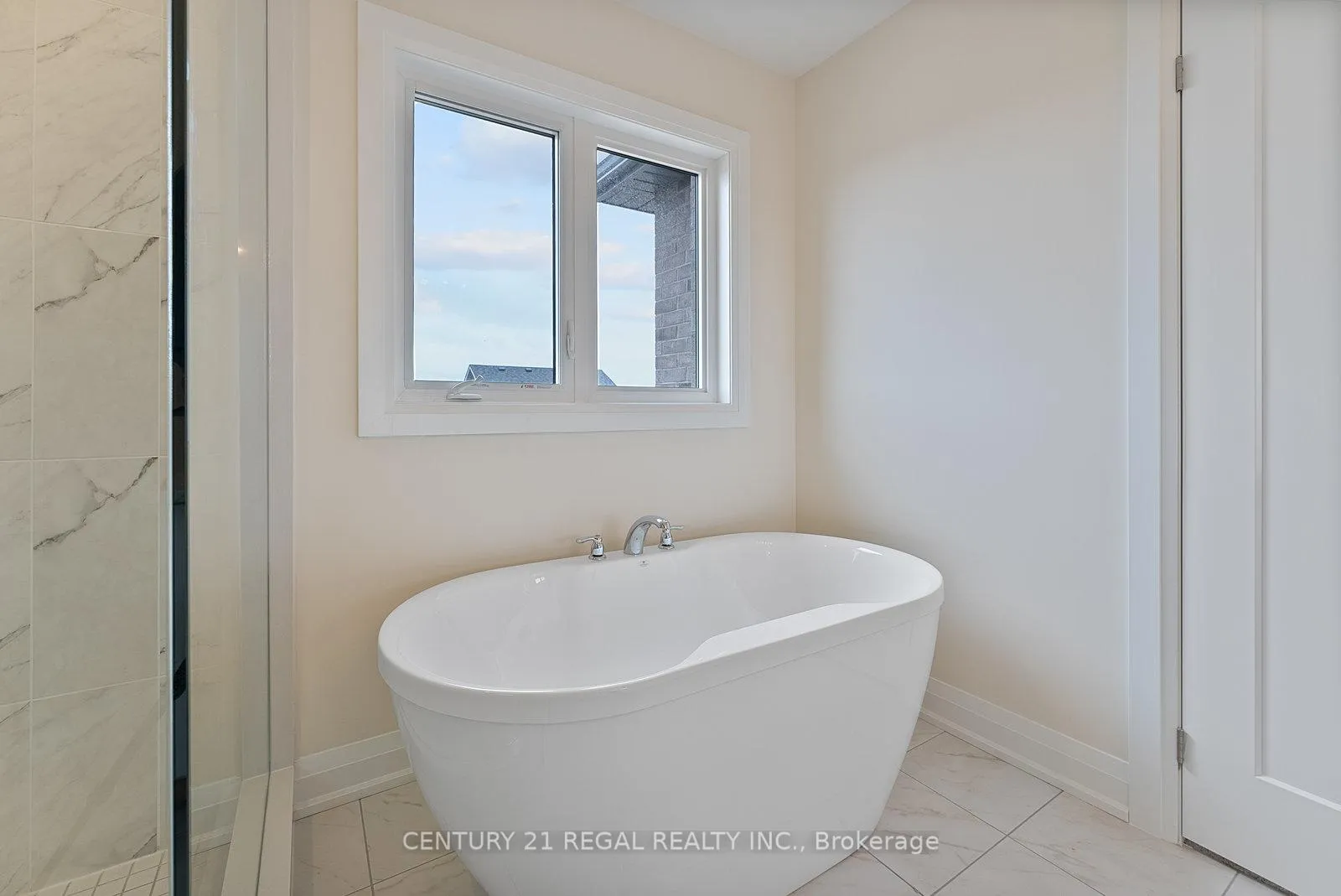 Photo 38 of 53 North Garden Boulevard, Scugog, Port Perry — HOMEH