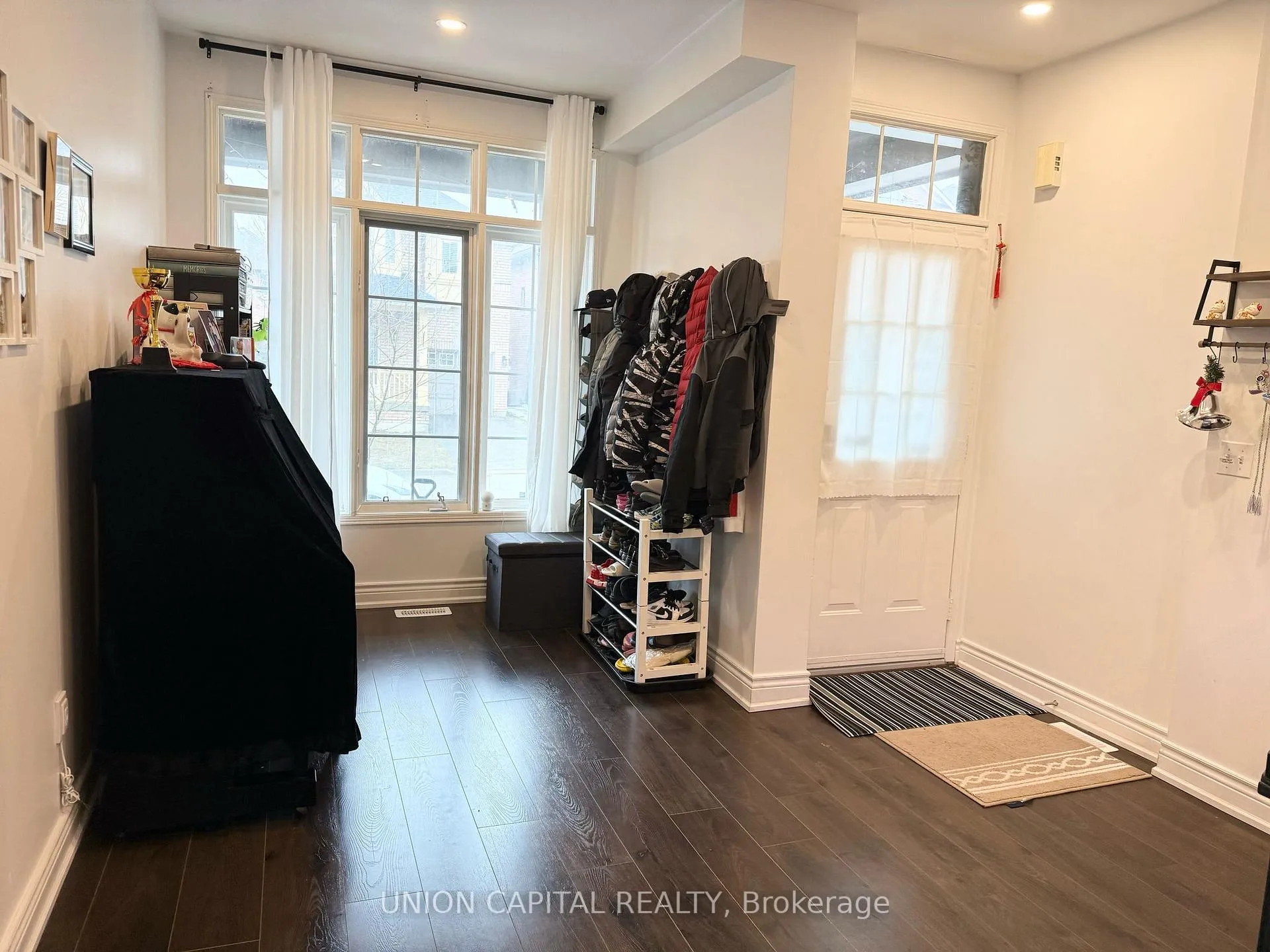 Photo 3 of 203 Madison Heights Boulevard, Markham, Berczy — HOMEH