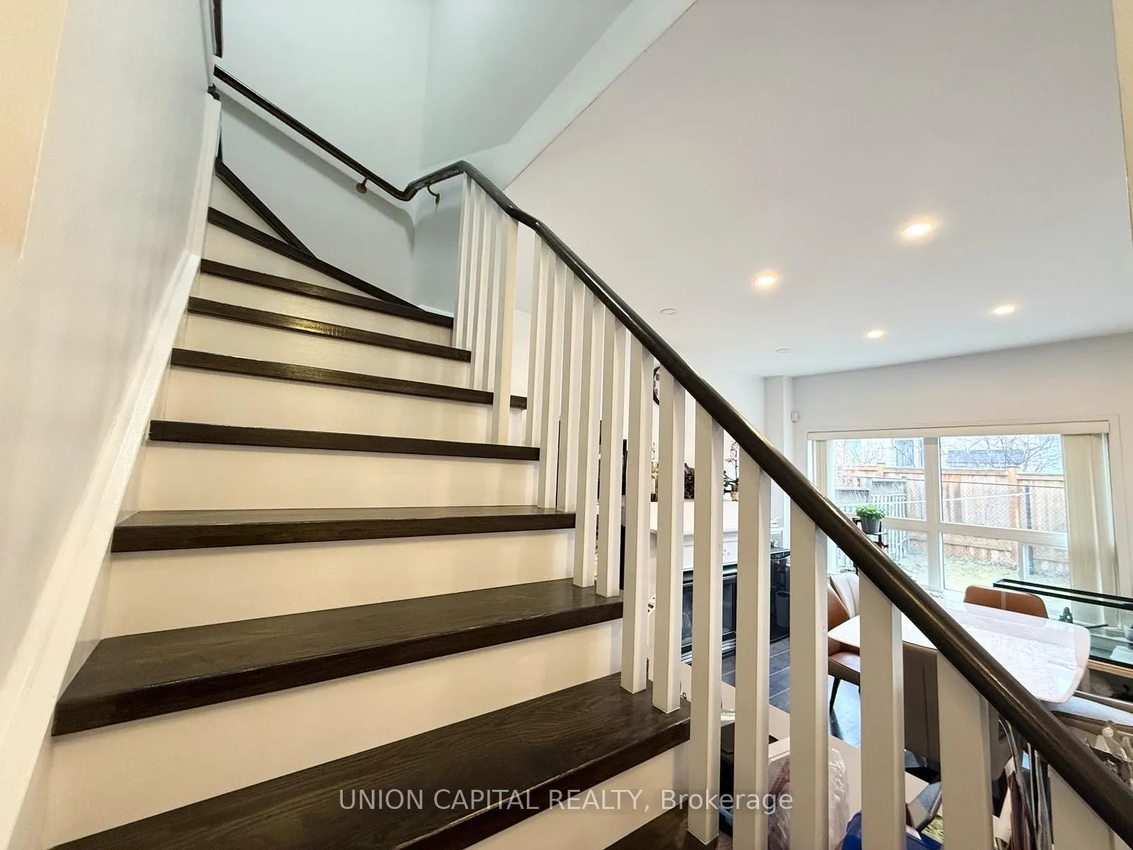 Photo 8 of 203 Madison Heights Boulevard, Markham, Berczy — HOMEH