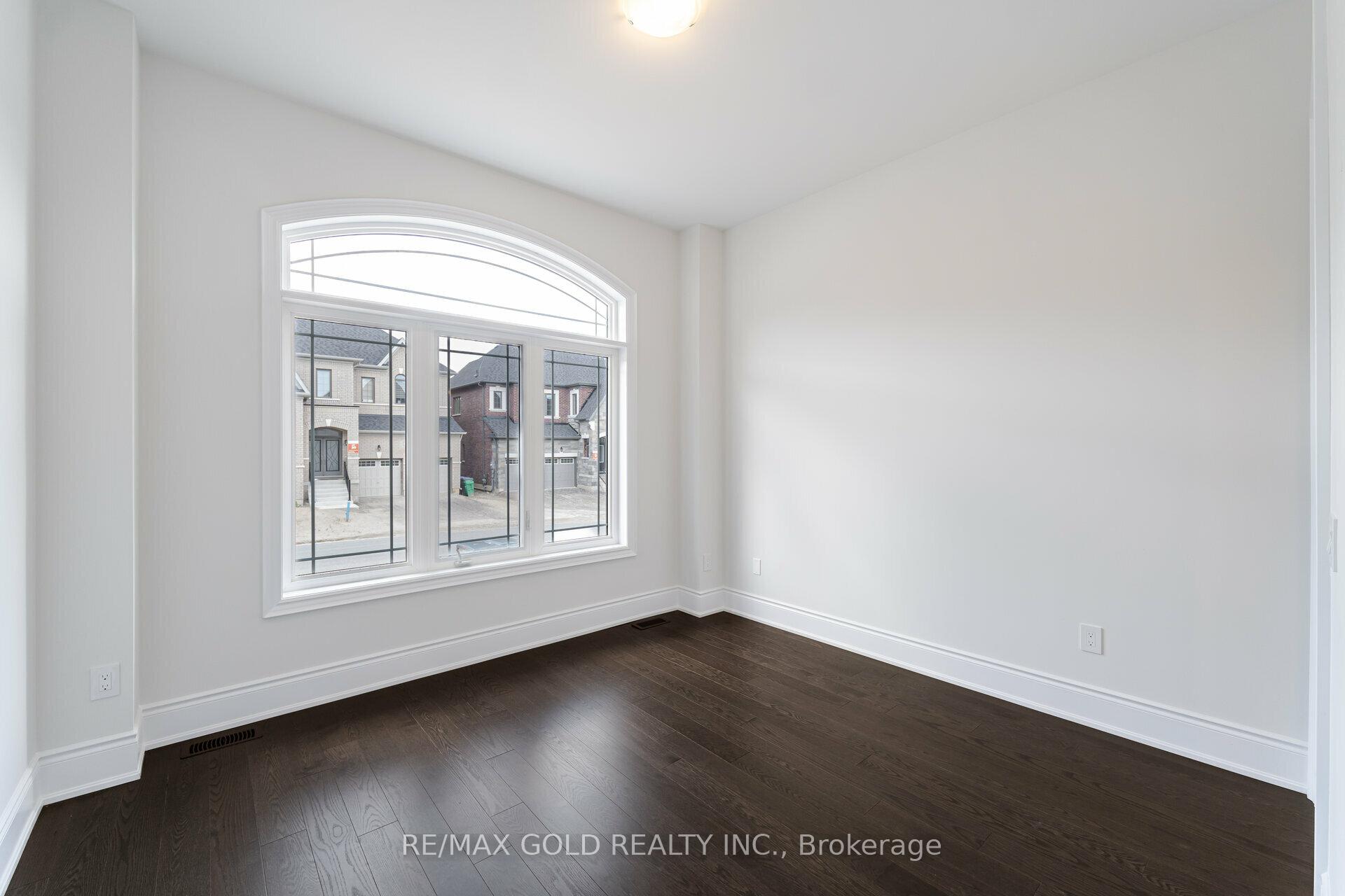 Photo 6 of 80 Raspberry Ridge Avenue, Caledon, Caledon East — HOMEH