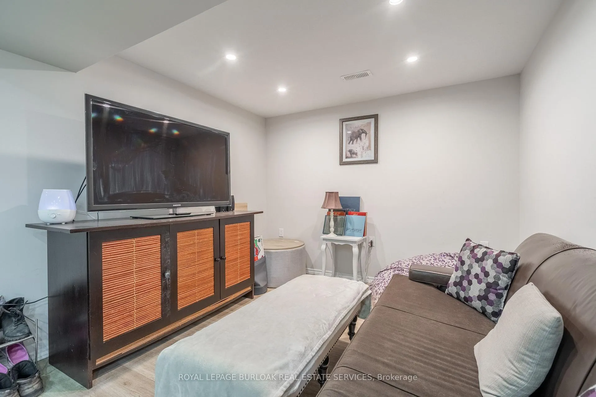 Photo 12 of Unit Lower, 564 Waterloo Street, Hamilton, Parkview — HOMEH