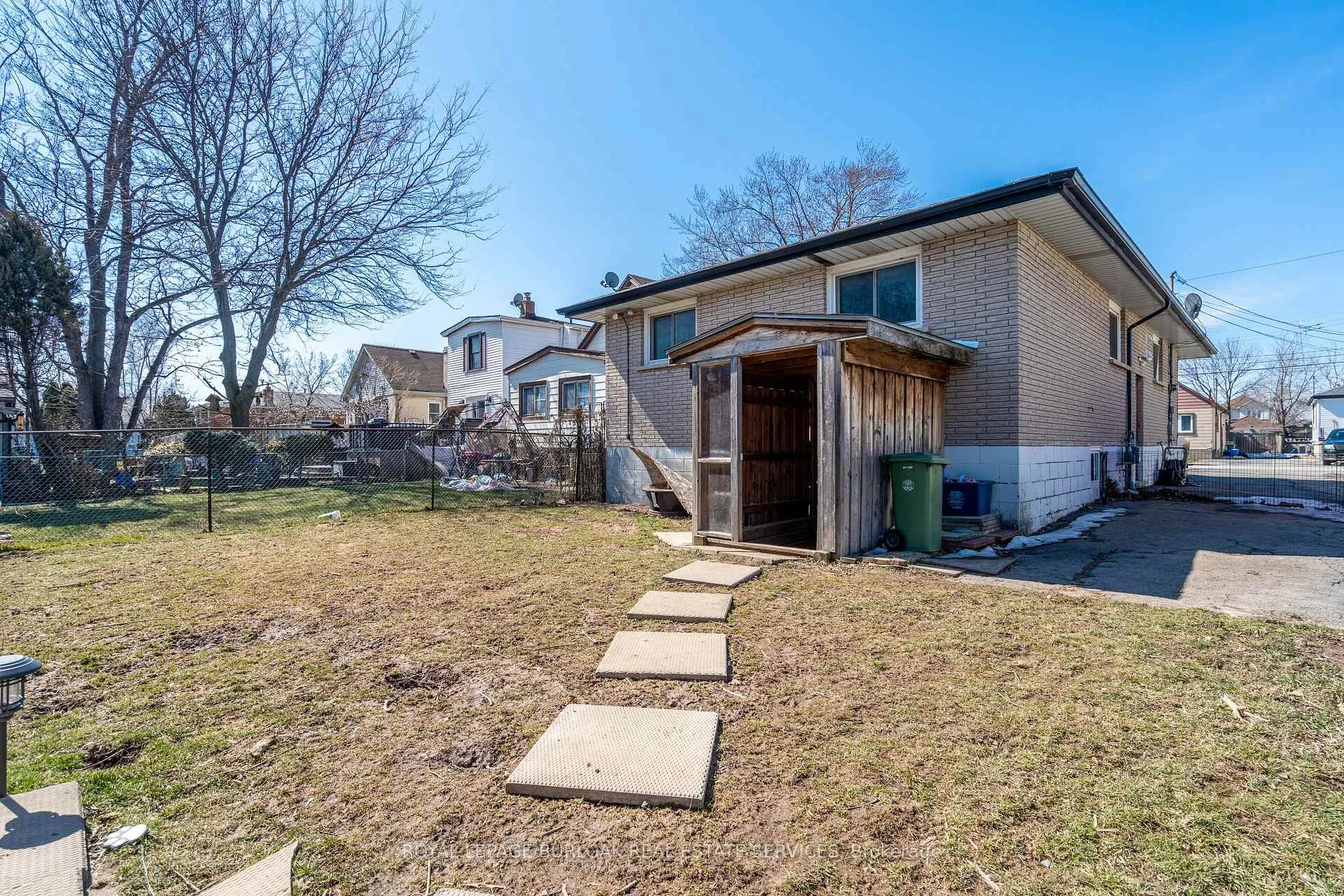 Photo 24 of Unit Lower, 564 Waterloo Street, Hamilton, Parkview — HOMEH