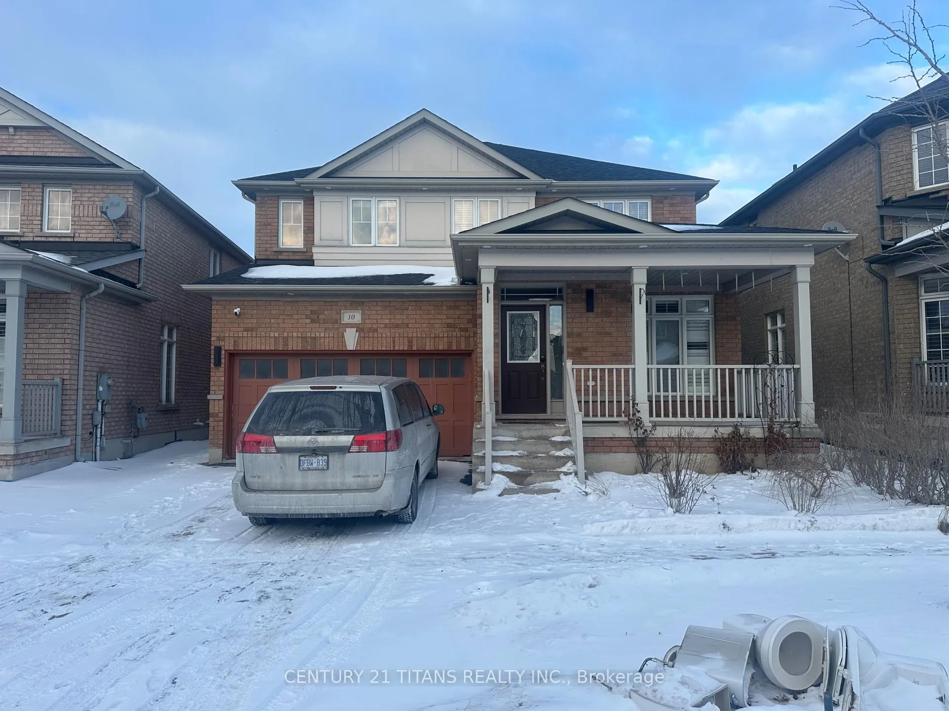 Front of 10 Willow Landing