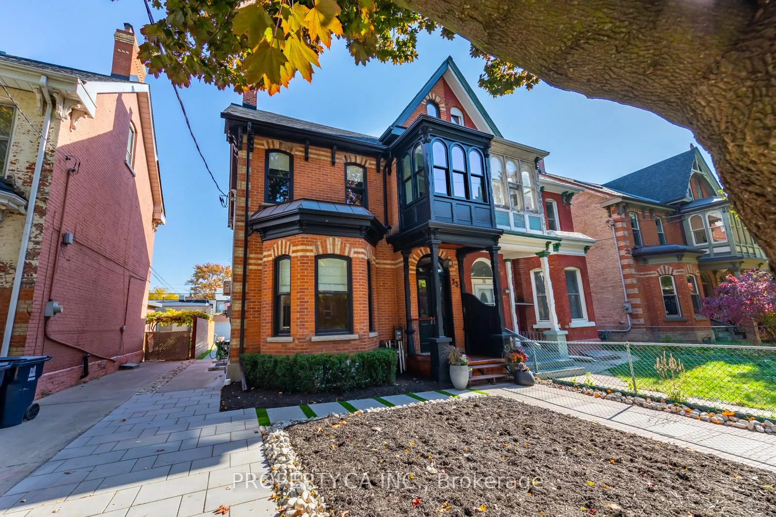 Photo 1 of Unit Lower, 33 Beaconsfield Avenue, Toronto, Little Portugal — HOMEH