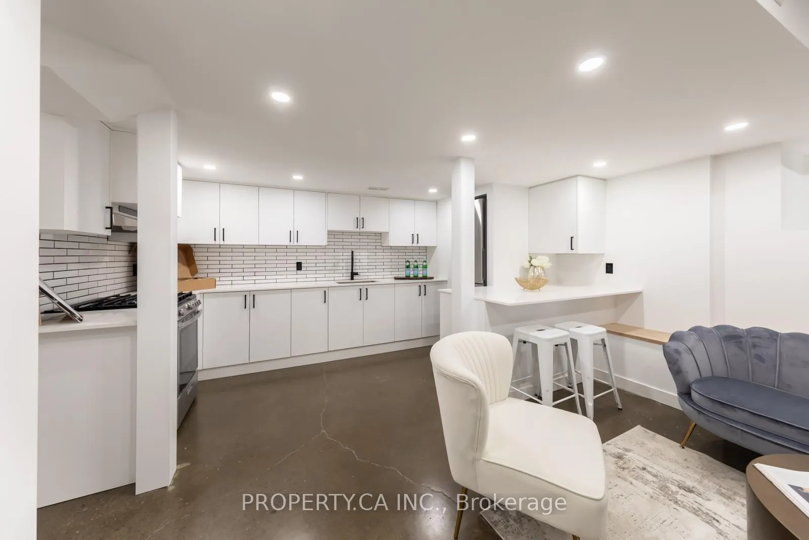 Photo 7 of Unit Lower, 33 Beaconsfield Avenue, Toronto, Little Portugal — HOMEH