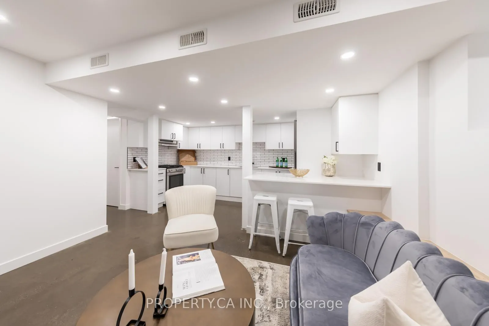 Photo 8 of Unit Lower, 33 Beaconsfield Avenue, Toronto, Little Portugal — HOMEH