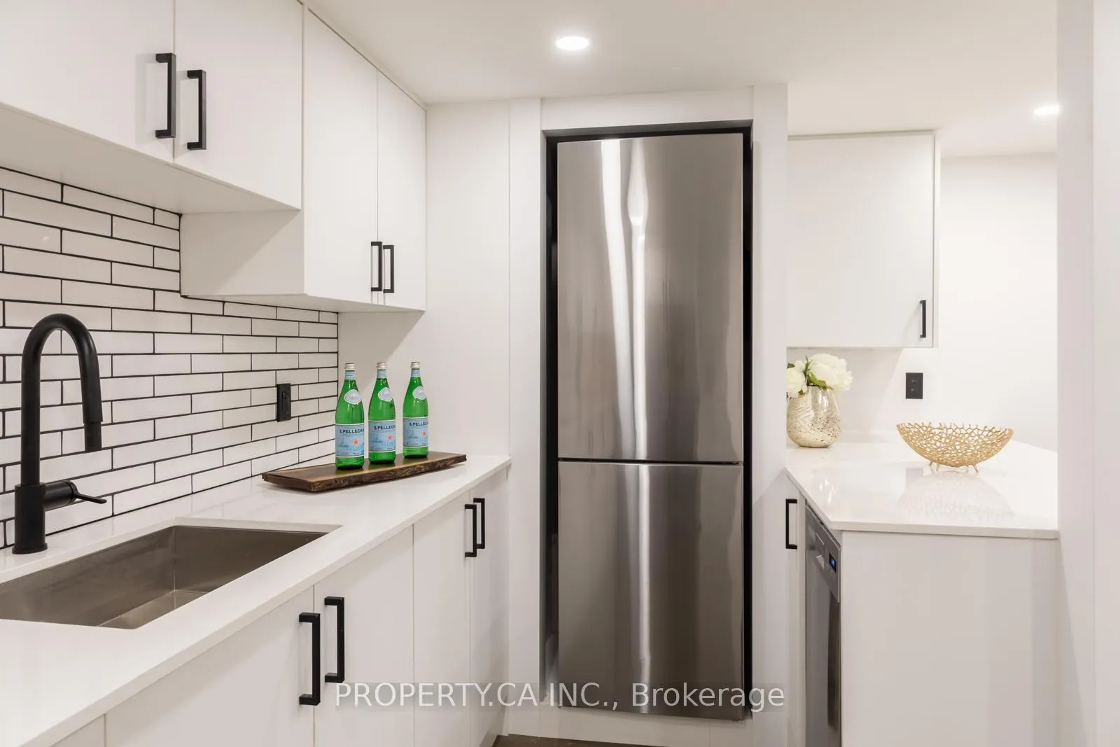Photo 10 of Unit Lower, 33 Beaconsfield Avenue, Toronto, Little Portugal — HOMEH