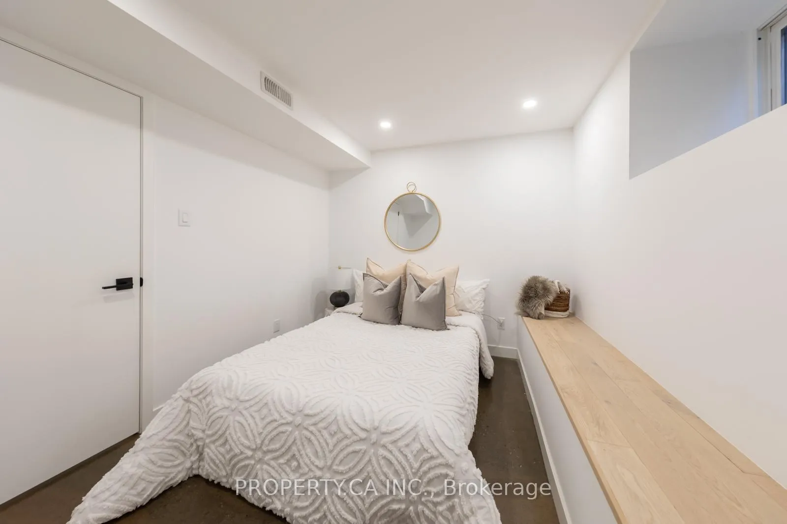 Photo 15 of Unit Lower, 33 Beaconsfield Avenue, Toronto, Little Portugal — HOMEH