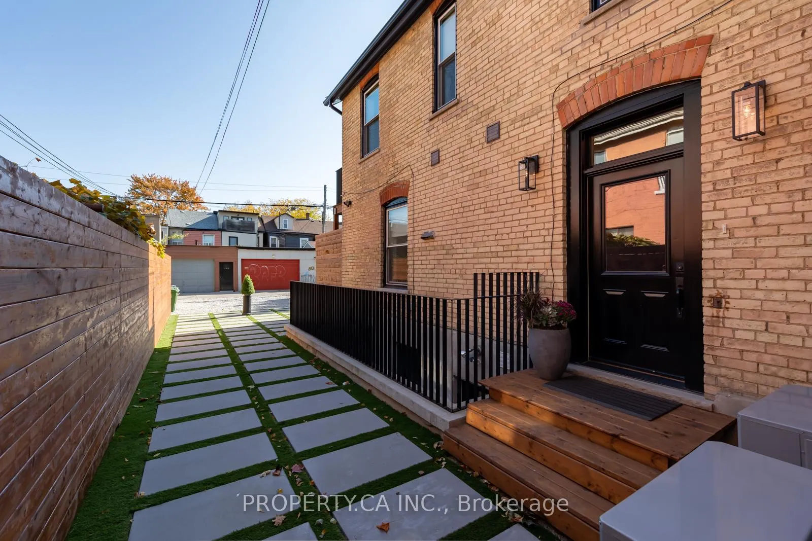 Photo 16 of Unit Lower, 33 Beaconsfield Avenue, Toronto, Little Portugal — HOMEH