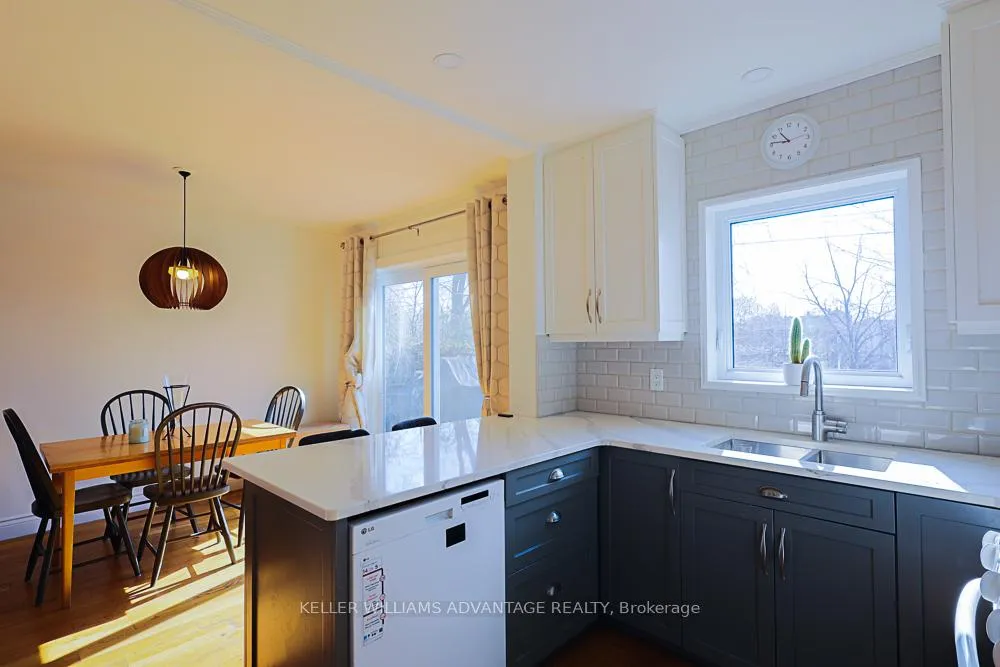 Photo 5 of 67 Oakcrest Avenue, Toronto, East End-Danforth — HOMEH