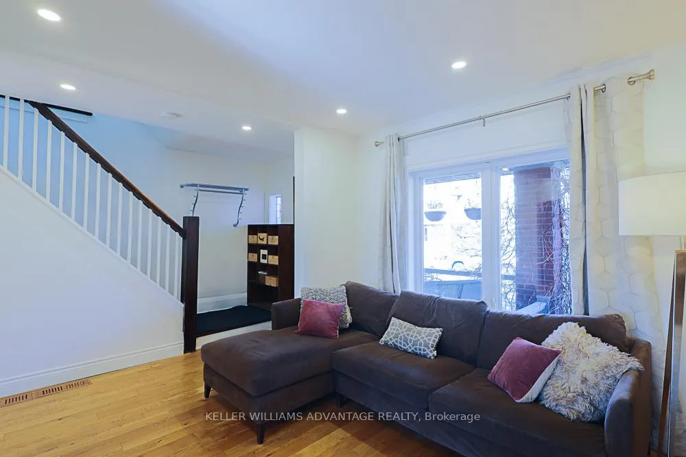 Photo 11 of 67 Oakcrest Avenue, Toronto, East End-Danforth — HOMEH