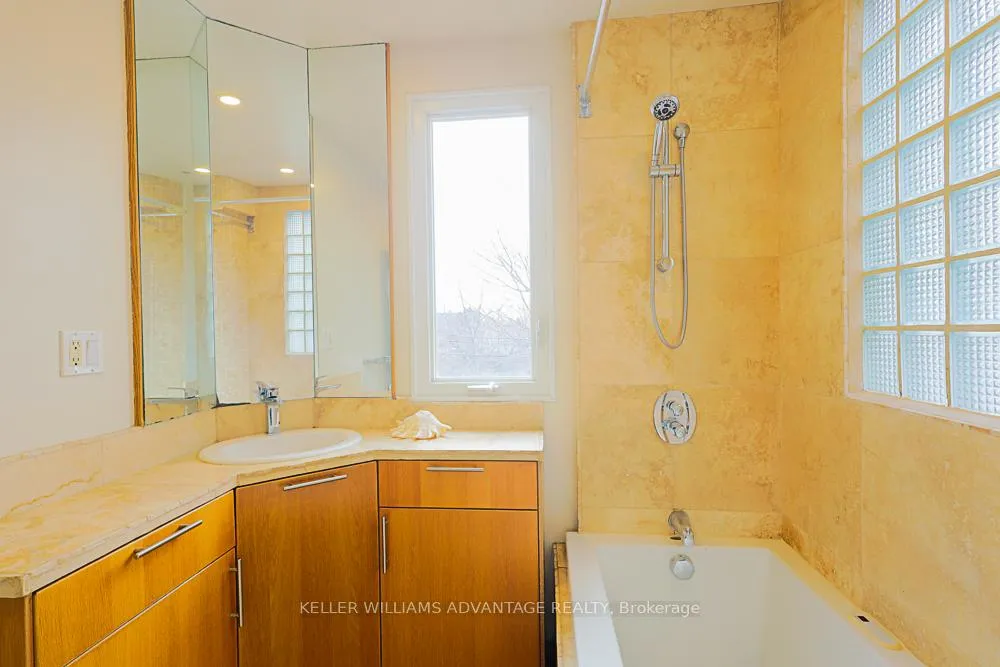 Photo 24 of 67 Oakcrest Avenue, Toronto, East End-Danforth — HOMEH