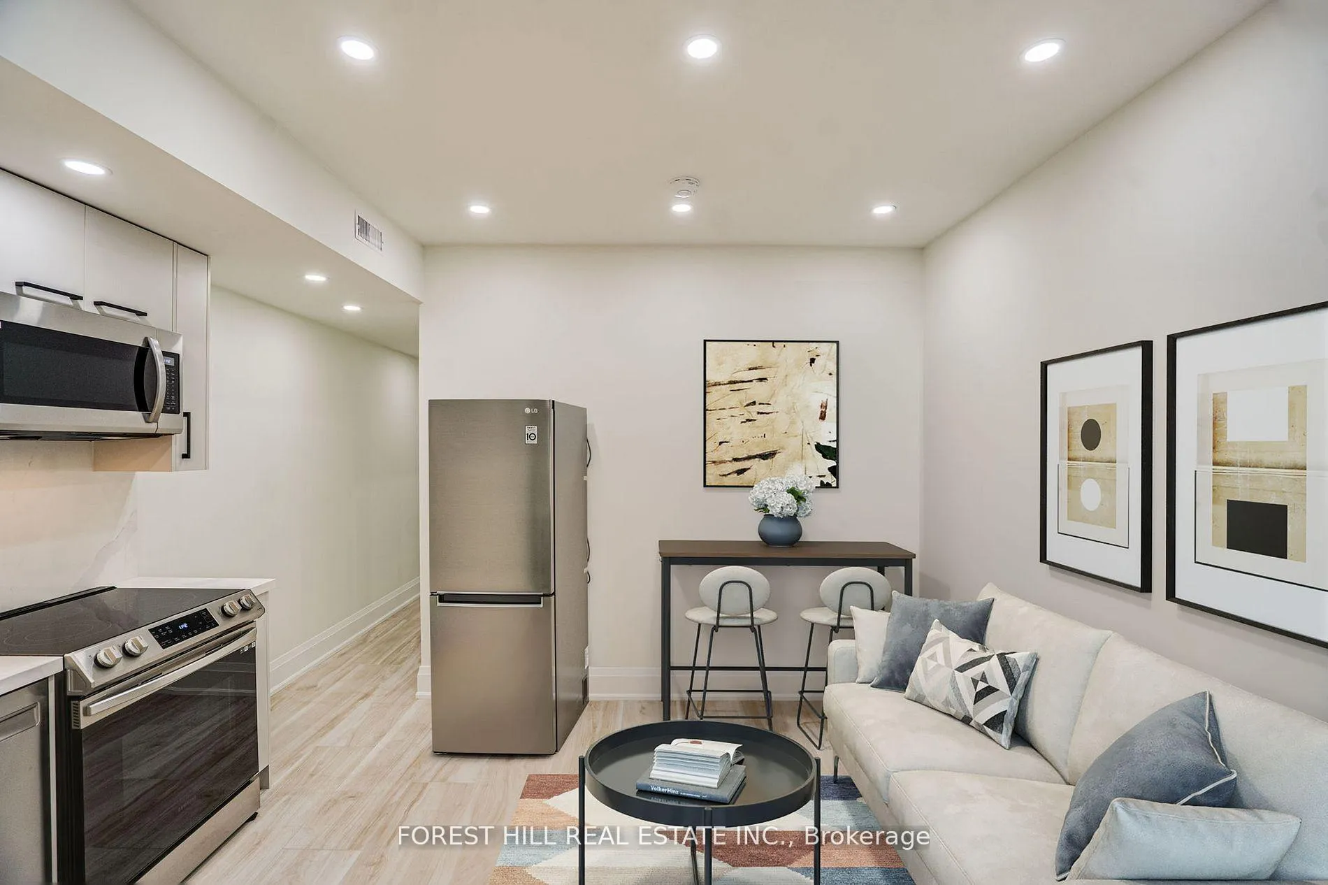 Photo 5 of Unit Lower, 215 Euclid Avenue, Toronto, Trinity-Bellwoods — HOMEH