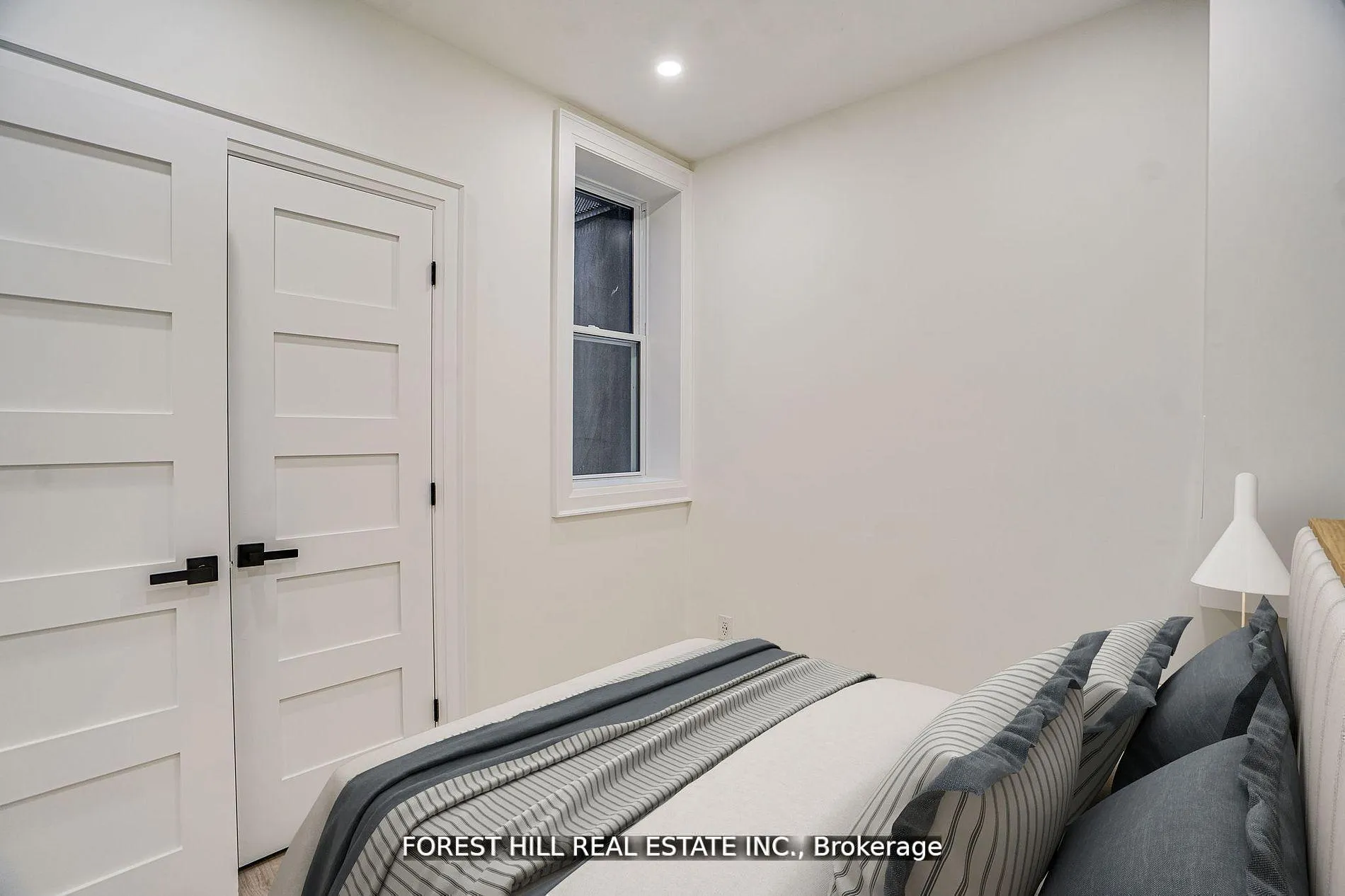 Photo 7 of Unit Lower, 215 Euclid Avenue, Toronto, Trinity-Bellwoods — HOMEH