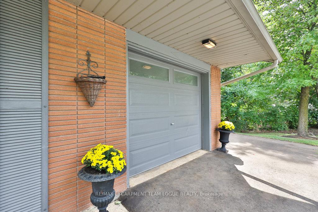 Photo 4 of 3514 Rockwood Drive, Burlington, Roseland — HOMEH