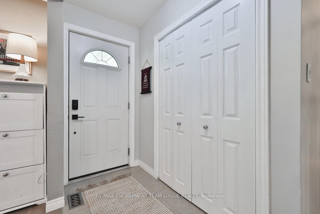 Photo 7 of 3514 Rockwood Drive, Burlington, Roseland — HOMEH