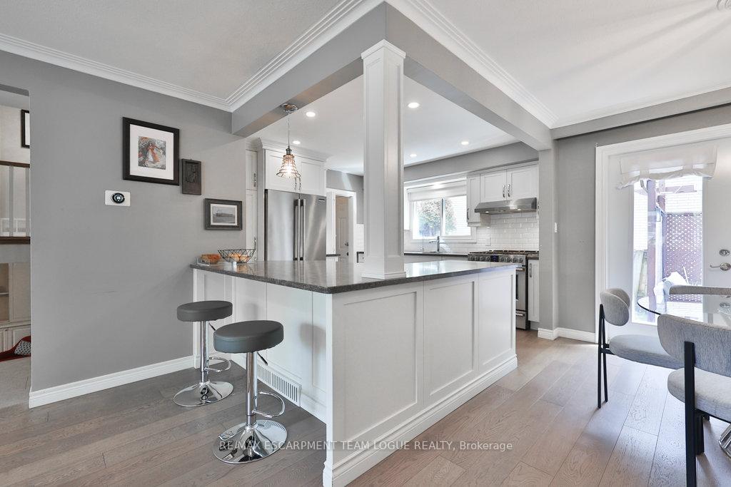 Photo 13 of 3514 Rockwood Drive, Burlington, Roseland — HOMEH