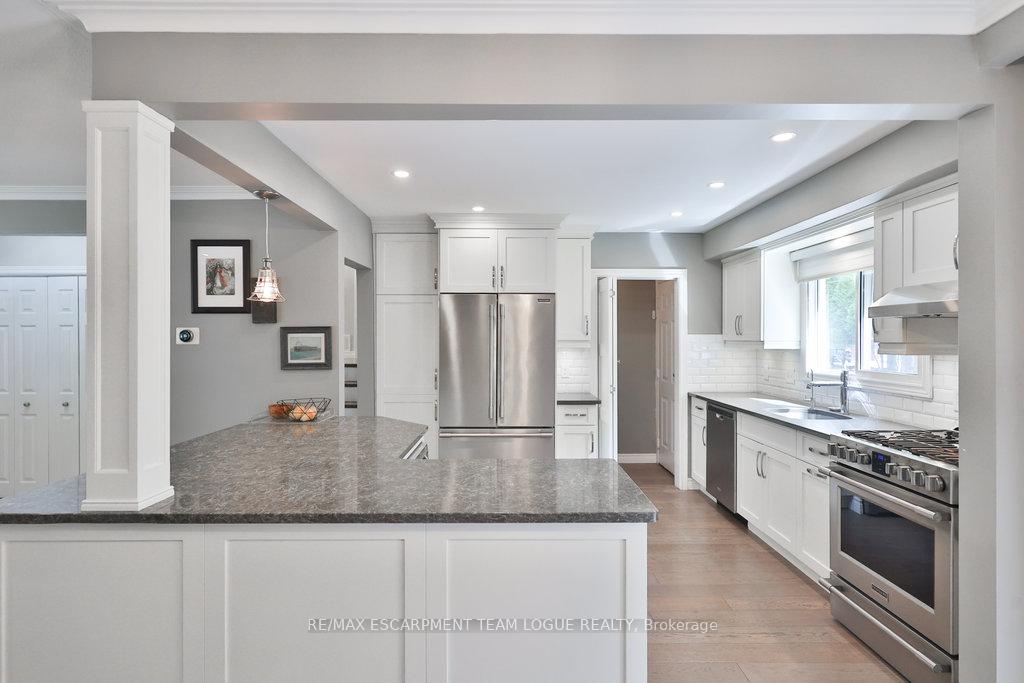 Photo 14 of 3514 Rockwood Drive, Burlington, Roseland — HOMEH