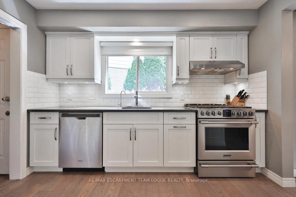 Photo 18 of 3514 Rockwood Drive, Burlington, Roseland — HOMEH