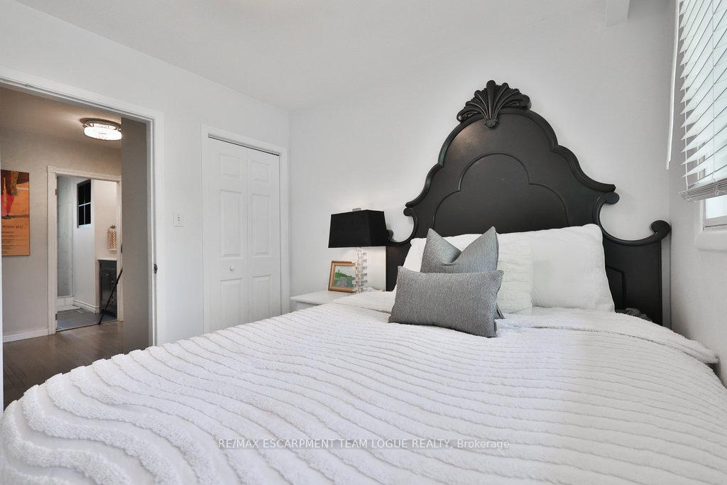 Photo 24 of 3514 Rockwood Drive, Burlington, Roseland — HOMEH